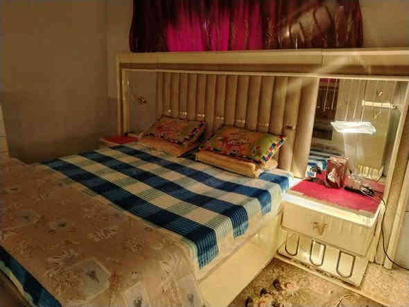 السلام عليكم  اغراض جديدة للبيع الغرفه نوم 1750وبيها مجال الكاونتر 800وبي مجال  الثلاجه 700وبيها  مجال العنوان بغداد حي العامل. الرقم ***********
