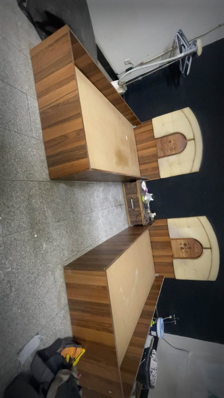 السلام عليكم غرفه نوم عراقيه للبيع النصافه 80بل100 وجرابي عدد ثنين هم للبيع الجرابي النضافه 100بل 100
تواصل واتساب ***********
