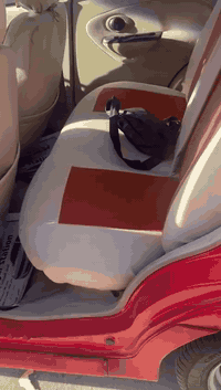 السلام عليكم
كيو كيو 2011 سنويه جديده بسمنه
ميكانيك ممتاز  وسياره جاهزه 
شرط تحويل
الگير اوتو
السعر 30 بيه مجال
م/ ***********
