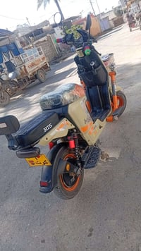 ديالى شهربان العزي • دراجة شحن • استعمال شهر