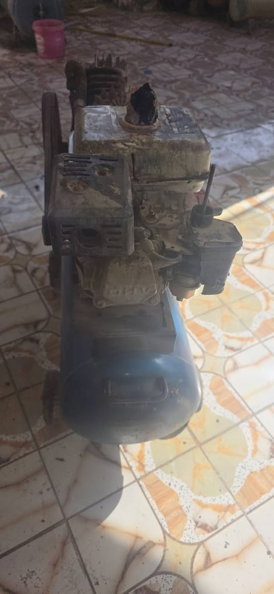 كنبريسر للبيع حجم ١٢٠ عل فحص السعر ٢٠٠ الشراي يجي خاص او ينتصل عله الرقم ***********العنوان حله
