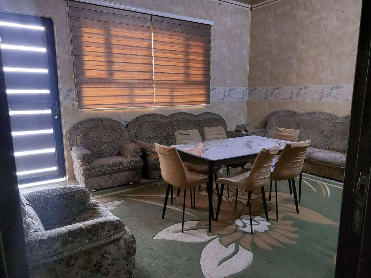 🔴معارض او بيع بسعر مناسب جداً  
دار بموقع مميز في حي التعليم العالي
المساحة :- 300متر 
الواجهة :- 12متر 
خدمات كاملة { ماء /كهرباء/تبليط }
نوع السند:- سند طابو الزهور 
طابقين يحتوي على 5 غرف نوم 3 منهم بيهم (سويت)
اكثر تفاصيل اتصل على الرقم أو التواصل عبر الخاص
☎️***********
☎️***********
#مكتب_شيال_العلم
🔔✨ تابعونا على الصفحة واضغطوا متابعة + علّقوا بكلمة (تم) ✅ حتى توصلكم كل منشوراتنا أول بأول 🏡📢
