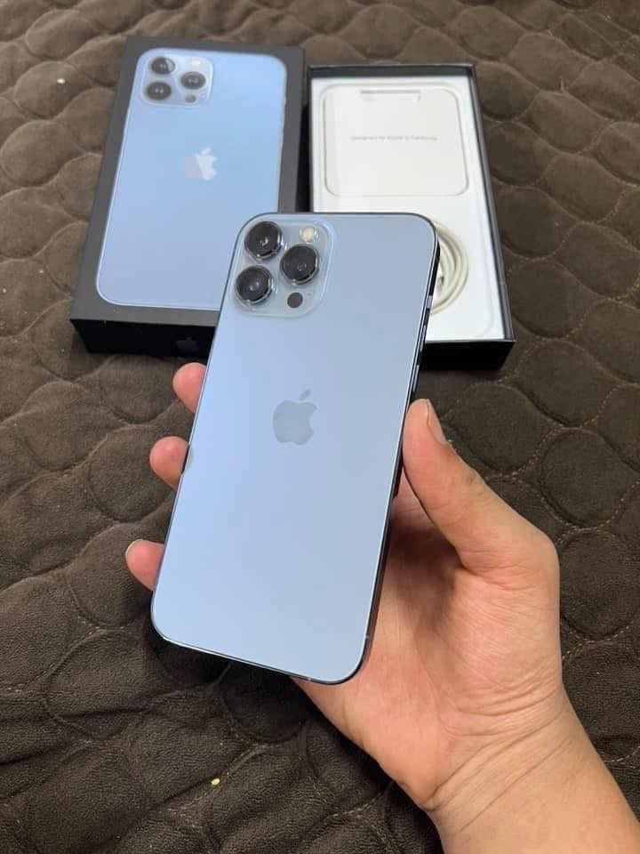 آيفون 13برو ماكس وتر بلادي ع وضع الشركة باكيته ويا ذاكرة ٢٥٦ بطارية 96 الجهاز نظيف شخط مابي سعرة٧٠٠قفل قفل للتواصل 
اتصال فقط***********
واتساب***********
