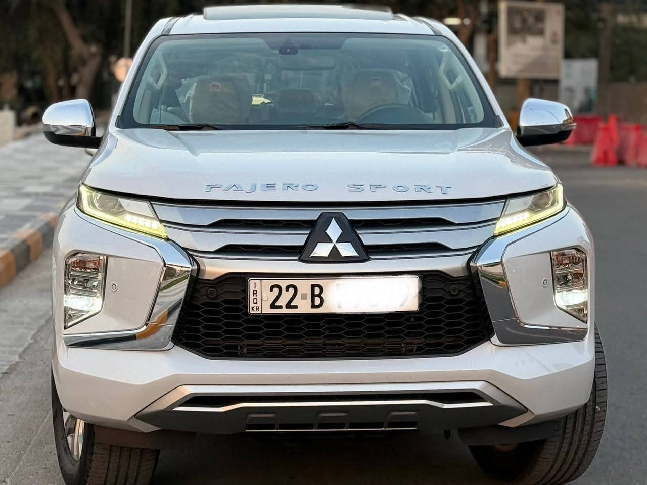 باجيرو 2020 سبورت خليجي فول 1/1  
السياره كفاله من جكت الابره ماشيه 111 الف
فتحه سلايت لايت زنون عدسات لايت لد 
تحكم استيرن شاشه جبيره 
شفتات كير بل استيرن 
حساس امامي خلفي 
دشبول شاشه نضام اعطال 
ويل 18 تخم تاير جديده هسه شاده 
مري شفط وترحيب 
كير 8 نمر 
محركً 6 سلندر 
فورويل دفع رباعي 4x4
بصمه تشغيل 
بصمه ابواب  

بكلايت لد كشنات جلد 7 راكب 
رقم اربيل بسمي 
مكان السياره بغداد 
سياره خير من الله منقصها شي نضافه 
100/100 سياره اريدها مروسه بيوكن او تاهو 
مكاني موصل او اربيل ***********
