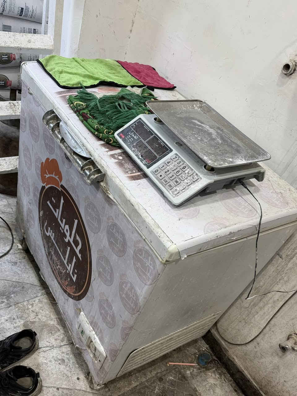 لسلام عليكم عارضه عامودية سعرها 260 مع مجمدات عدد 2 سعر الوحده 125 الف اذا تاخذهن كلهن احسبهن 450 مكاني بغداد ***********
