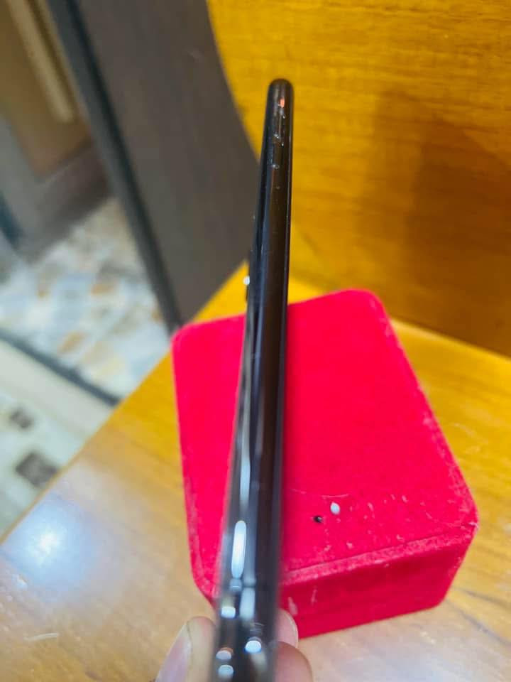 سلام عليكم للبيع آيفون اكس إس ماكس جهاز نضيف فقط بطاريه سعرررر٢٠٠بيه مجال ***********
