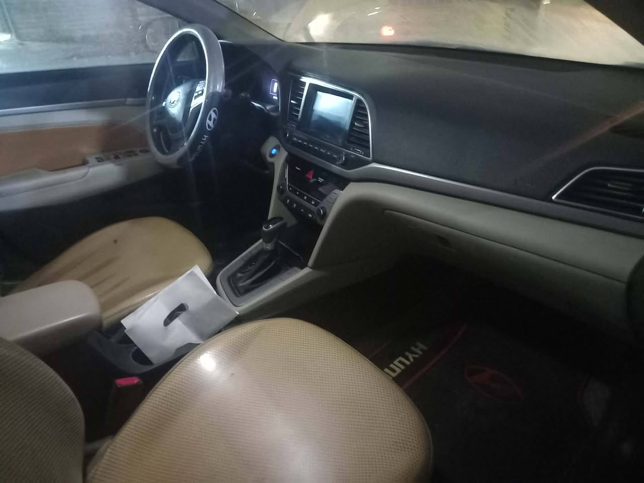 السلام عليكم
النترا 2018
محرك وكير مكفولات 2000دوش 
حادثها جاملغ وباب وشوي بل جتف تصليح بس مكان برغي
لغود مكفولات 
تبديل قطعتين وباقي ليبل واحد 
تكم شواصي حوض قماره جدد 
حداديه صدر جدد 
تخم تاير جديد 
دواخل جدد 
تبريد ثلج 
مصفره هيئه وغرامات 
سنويه لل٢٨ رقم بغداد تحويل مباشر 
السعر 110وبيها مجال
رقمي ***********
مكاني بغداد شعب
