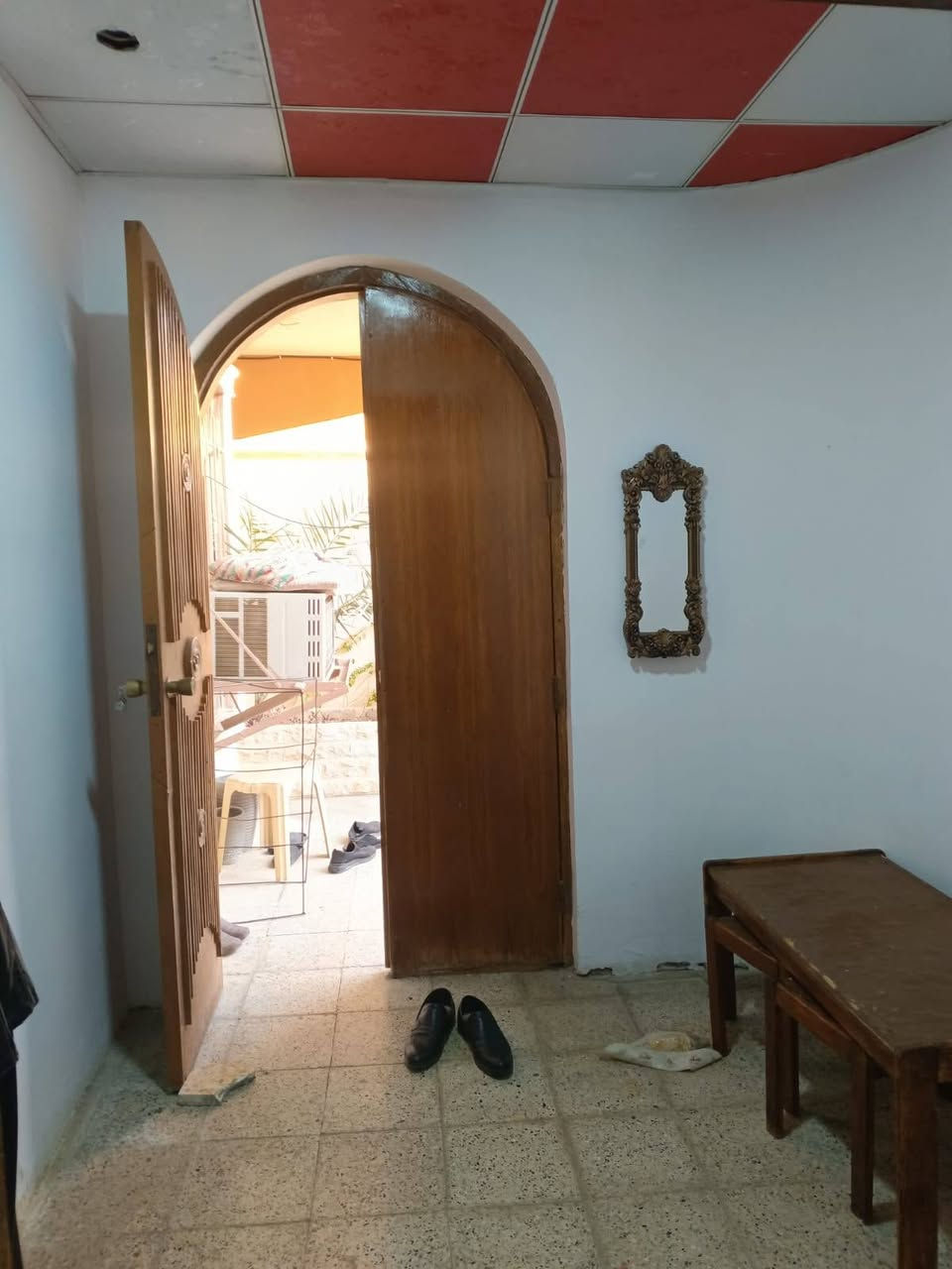 #عروض #مكتب #أسوار #المدينةللعقار
#دارللبيع
______________________________________

عنوان الدار 💥💥💥💥 حي الحدباء الثانية
مساحة الدار 💥💥💥💥 ٢٤٠ متر
واجهة الدار 💥💥💥💥 ١٢ متر
اتجاه الدار 💥💥💥💥 قبلة 🕋
مكون من طابقين 💥💥 الطابق الأول 💥💥 غرفة نوم ومطبخ وهول واستقبال وصحيات
الطابق الثاني 💥💥💥💥 ثلاثة غرف نوم وهول وصحيات
سعر الدار 💥💥💥💥 ٢٩٠ مليون 
______________________________________
 موقع مميز جدا،، قريب على سايدين المضخة وجامع ذكوان،، مكاتبة مع الشرعي،، شرط التحويل أو قرار اللتمليك✍️
للاستفسار مراجعة مكتب أسوار المدينة للعقار
حي الحدباء سايدين الصورة مقابل جامع المجيد 🌹
او الاتصال على الأرقام التالية
اسيا ☎️***********
كورك ☎️***********
او مراسلة الصفحة 💥
