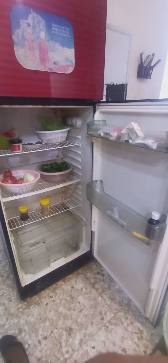ثلاجة للبيع فقط لاسيتكة مال الباب الجوة واكعه للبيع 200بيها مجال


**إذا كنت صاحب هذا الإعلان وتريد حذفه لأي سبب، رجاءا أرسل رسالة إلى الدعم الفني**