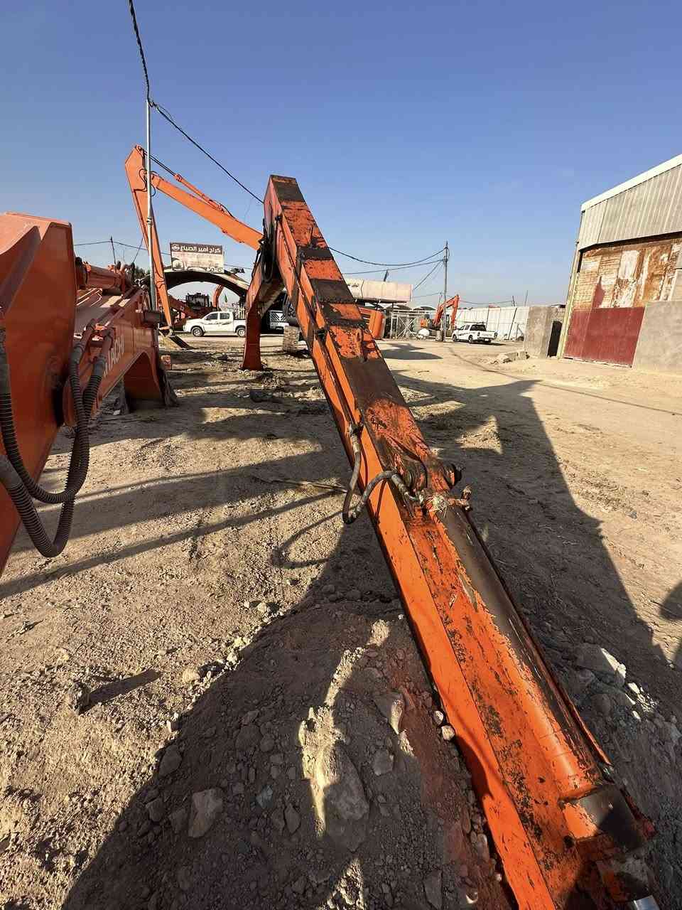 للبيع جب 16متر بلادي يرهم على جميع الحفارات الهيتاشي كامل وجاهز للعمل مانقصه اي شي السعر 60$ ورقه 
العنوان معرض سيد ابراهيم بابل الشوملي 
***********
