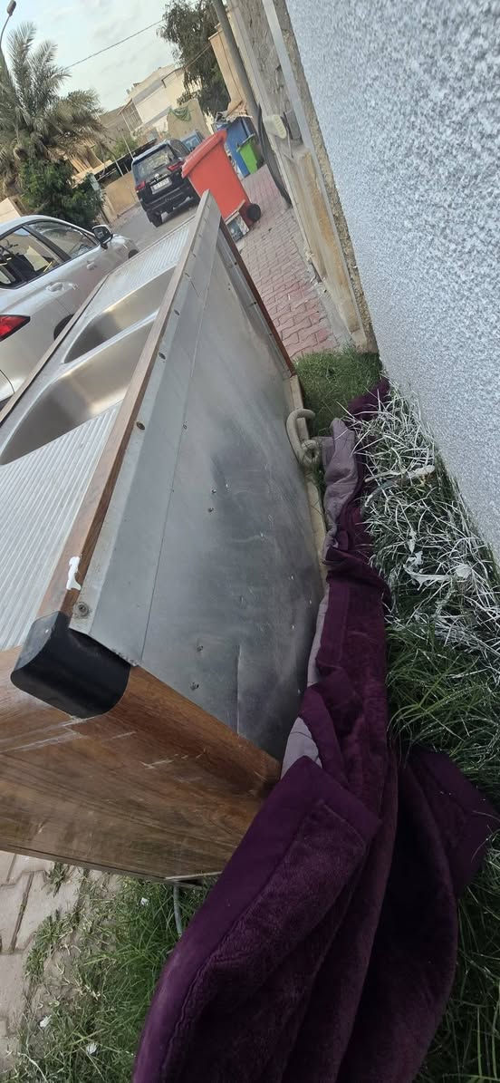 سنك حوضين  وجه سنك نظيف جدا مثل ماوجود بالصورة وداخل سنك كذالك بس يرادلة تنظيف سنك
200 الف اريدة


**إذا كنت صاحب هذا الإعلان وتريد حذفه لأي سبب، رجاءا أرسل رسالة إلى الدعم الفني**