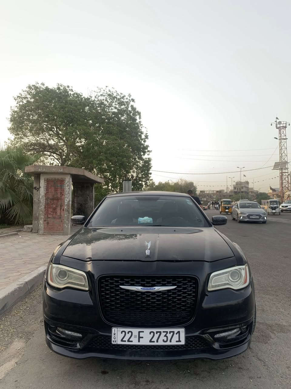 اوباما 2014 c300.                                                                    فول موصفات عده لفتحة
وارد أمريكي داخلة گلين  بيها قطعتين بدون صبغ
بصمة تشغيل ؏ـن بعد
كشنات ميموري خزن
مكينة V8 5700 
بردة خلفية
دوسات بانزين وبريك كهرباء
كشنات كهرباء 
جام اوتو 
كير عصا
بجم محدث 2017
رقم اربيل بأسمي
شاشة وثيمات SRT
مكاني بغداد 
رقمي ***********
بيع او مرواس
