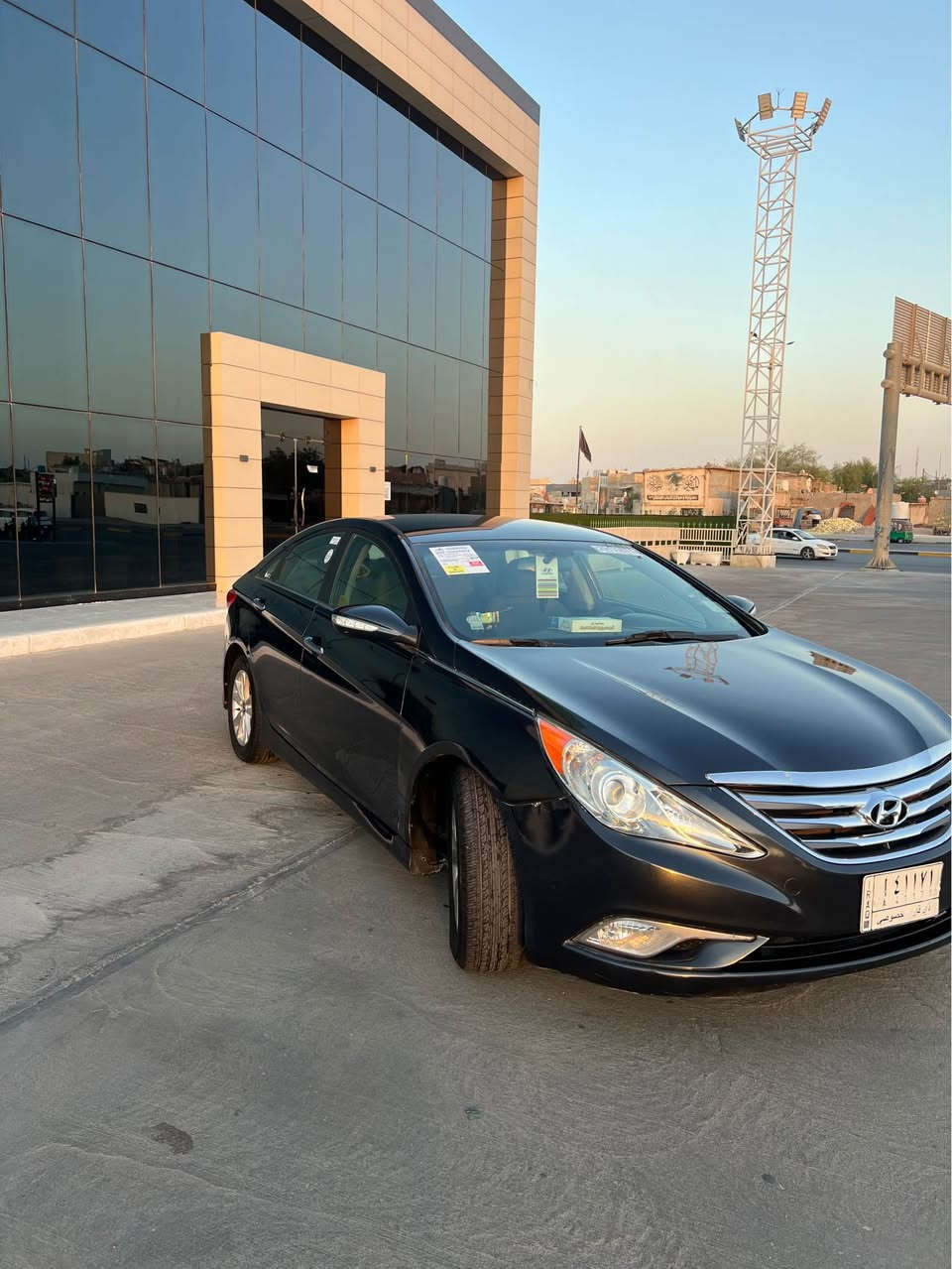 سلام عليكم سوناتا 14وارد أمريكي سياره ضربته جامله جه السايق ومبدل وبنيد وحافه جاملق صبغ اثر اجراد سياره نضيفه من دواخل حداديه تخم تاير تبريد وبعد بيه هواي مواصفات السياره صار عدي بلمكينه بكن واكفه حالياً مكاني البصره الجمهوريه 
*********** البصرة, العراق
