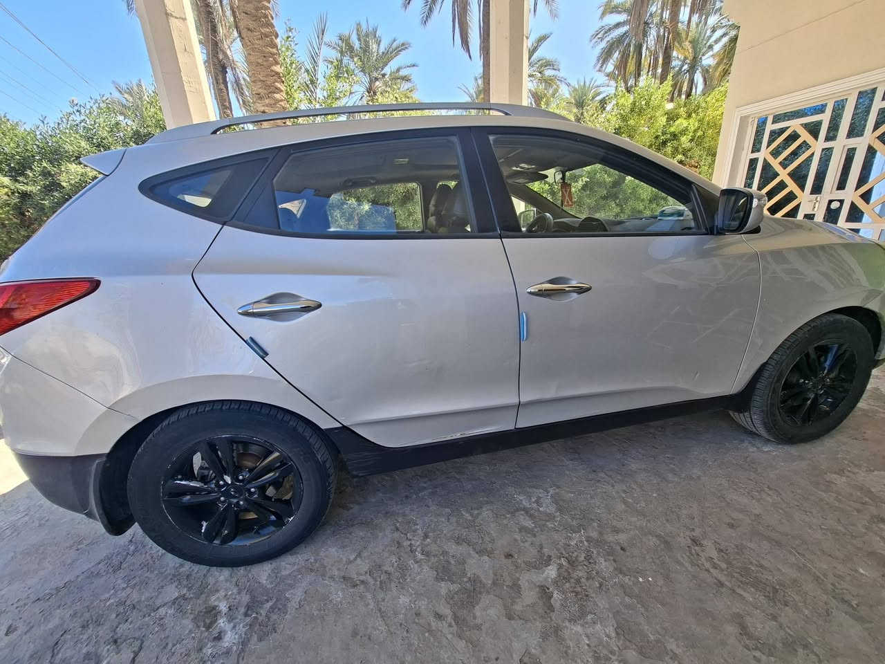 للبيع
Hyundai Tucson 2013 خليجي
فول مواصفات / لمتد
محرك 2400 سي سي قوي واقتصادي
دبل (Four Wheel Drive)
 السيارة نظيفة وجاهزه مواصفاتها :
سقف بنوراما
كامره خلفيه
شاشه
تحكم ستيرن
لون سلفري
دواخل نظيفه
باقي التفاصيل اتصل عل هذه الرقم ***********
