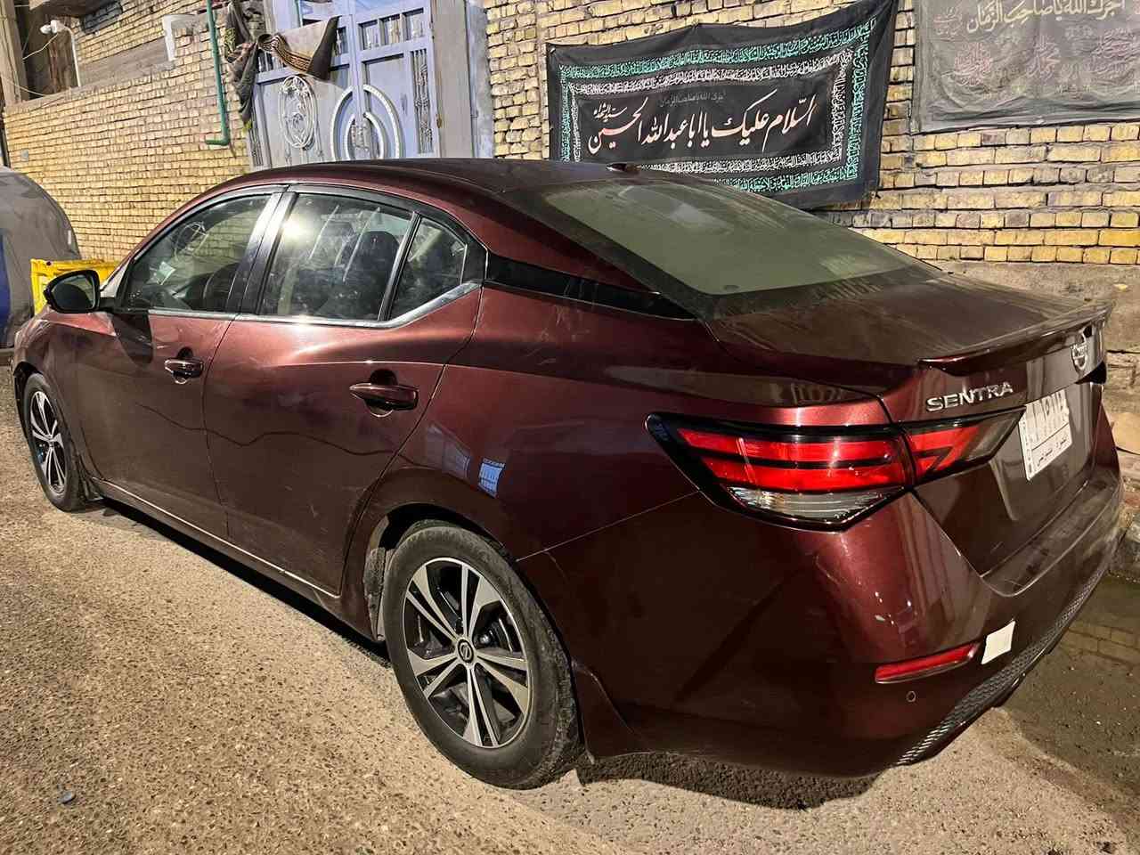 سلام عليكم نيسان سنترا 2020 سياره نضيفه بحاله الوكاله استعمال بنزين محسن بالكامل محرك 2000 مواصفات SV معروفه الممشا 90 كم فقط السياره وارد امريكي بيها طرف الجاملغ ولبنيد مبدلات نفس الون السعر 134وبيها مجال مكان البصره حكيميه ***********
