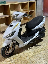 للبيع: ماطور fs السعر: ٣٢٥ وبي مجال الرقم:07511849749