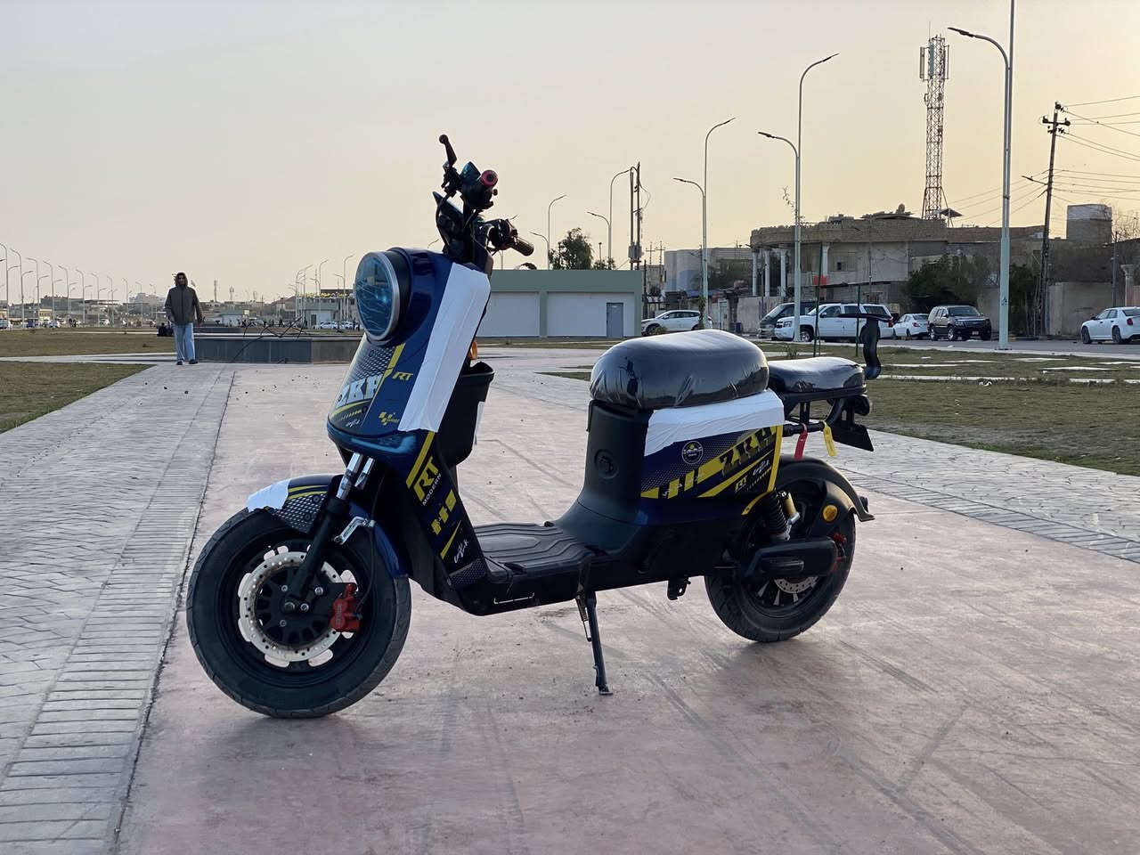 سلام عليكم دراجة R11للبيع موديل 2025خمس بطاريات 🔋 حجم22 دراجة نظيفه السعر 550 وبيها مجال للتواصل على هذا رقم *********** العنوان البصرة دور صحه
