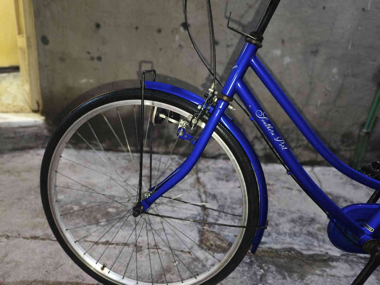 بايسكل سياحي حجم 26 نضيف جان متروك وهسه اريد ابيعة لان محتاج فلوس السعر 120 وبي مجال البصره الحيانية تواصل عبر الخاص او على الرقم واتساب ***********
