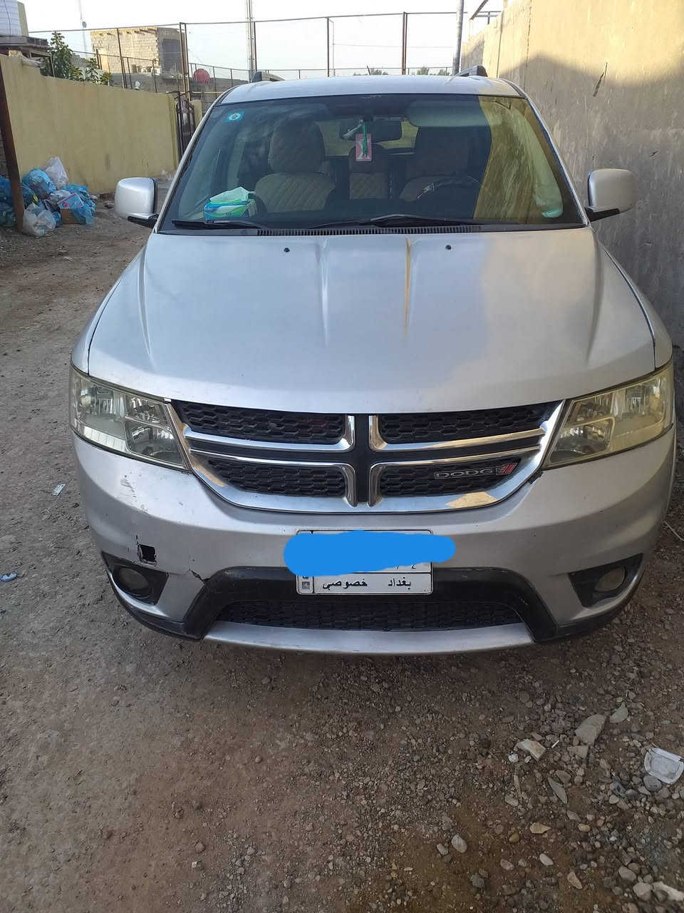 سلام عليكم دوج جورني موديل 2011  7راكب محرك 2400  3قطع تبريد  رقم بغداد بسمي سنويه نافذه لغاية2026/11/28 
السعر 90 او بيه مجال الشراي يتصل *********** مكان السياره بابل محاويل ناحية الامام
