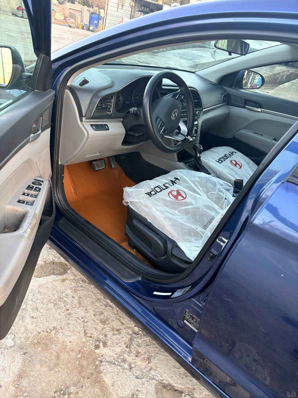 السلام عليكم
النترا موديل 19 امريكي رقم بابل  (انكليزي) بأسمي محرك 2000 دوش گير at مكفولات السيارة بدون ايرباك حادثها ربع بنيد وربع جاملغ خلفي  حادث خارجي والدواخل سليمة كلها ومقدر شبر بالدور مال جاملغ الخلفي السيارة كاملة ومابيها اي نقص  
mالسيارة ماشية 127
مكاني بابل وردية خارج
السعر 128 وبيها مجال قليل
*********** بي واتساب
