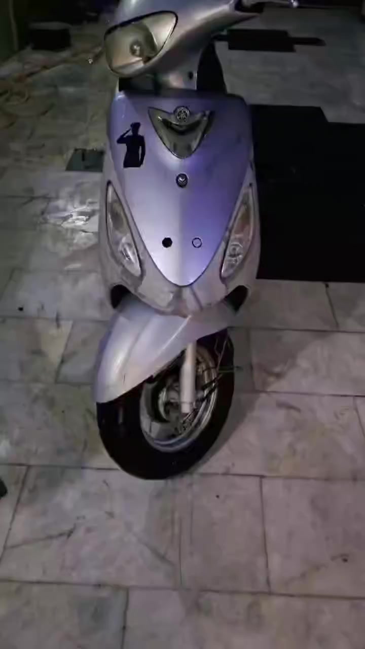 السلام عليكم دراجه نظيفه للبيع 500بي مجال بلادي 49كلها كهربائيات كلها شغل مكاتب بي درجه مكفول من كلشي ما طب تصليح ابد مكاني كربلاء حولي رقم وتساب *********** إذ كو مروس بعدله اروس
