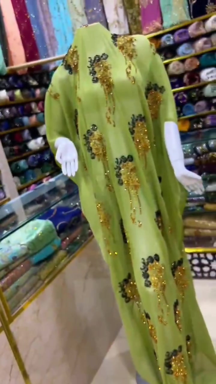 *لكل عروسة تدور على طلّة ملكية تخطف الأنظار؟*
*💫 لكل أخت عروسة، أم العروسة، ولكل من تحب التميز في القاعة 💫*
*وصل الحصري والجديد.. درع الموسم اللي بيخلي حضورك حديث الجميع ✨*
*مش مجرد درع، هذي تحفة فنية تخليكِ تتربعي على عرش الأناقة 🌟*
*💫 تصميم عرائسي ساحر، وتفاصيل مشغولة بكل حب لإطلالة لا تُنسى 💫*
*​💰 `الأسعار تناسب ذوقك الرفيع: 💰`*
*بالعملة القديمة: 15000 ريال 💵*
*بالريال السعودي: 110 ريال 🇸🇦*
*بالعملة الجديدة: 45000 ريال 🇾🇪*
*✨ توصيل سريع ومضمون لجميع المحافظات اليمنية 🇾🇪 ✨*
*شحن دولي لكل أنحاء العالم.. أناقتنا عابرة للحدود ✈️*
*حساب خاص ومتوفر للتعامل بالعملة الجديدة ✅ 💫*
*فريقنا في خدمتك 24 ساعة للرد على كل استفساراتك ☎️*

*💫 للطلب والاستفسار، احجزي "قطعة العمر" 
 يرجى التواصل على الرقم التالي 
781606811 
https://chat.whatsapp.com/LpdjokBOZceIVkFbQ3DOfM


**إذا كنت صاحب هذا الإعلان وتريد حذفه لأي سبب، رجاءا أرسل رسالة إلى الدعم الفني**