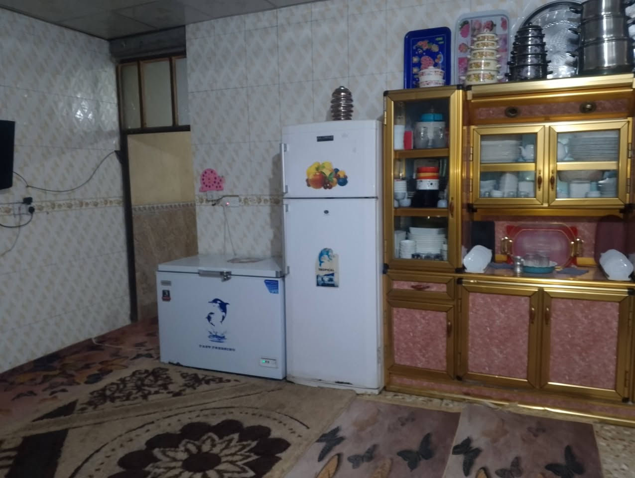 السلام عليكم بيع للبيع 200 متره المعامل السياحي منطقه الشاعوره مقابل الاسواق الكفيلطشارع صاله بيت عمي الشارع العام طابو زراعي للسنه 25 الشعر الخاص رقم الهاتف***********
