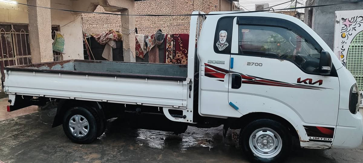 السلام عليكم  كيا حمل للبيع  موديل ٢٠١٩ كفاله عدا تبديل بنيد  رقم انكليزي بصره  سنويه لل٢٨ سياره خير من الله مال جناي مجهزه  عل ايدي سعر ١١٧ وبيه مجال للشراي  للاستفسار اتصل *********** مكان ناصريه شطره مدوار ثاني يوم شرط
