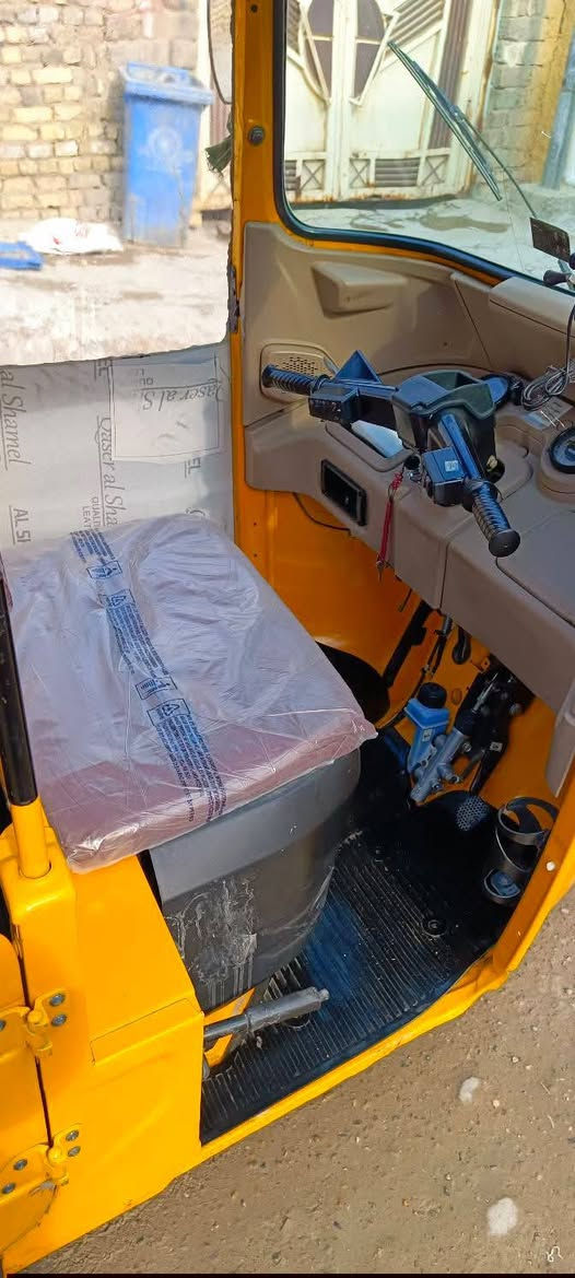 تكتك للبيع موديل 22 مابيها لأ ضربه ولا طخه تكتك نضيفه كلش المكان بغداد العبيدي الشراي يتصل 
***********
