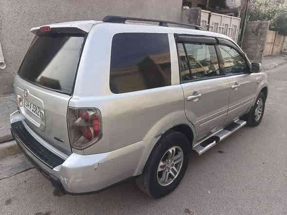 السلام عليكم هونداي اوتماتيك ياباني اصلي موديل موديل 2008 مكينه وكير مال افلون حديث 2013 مكينه وكير جدد غرفه جديده بيها مكانات صبغ مكفوله من الضربه القويه تبريد شغال فقط غاز رقم بصره دولي سنويه هزه جديده تحويل مباشر السعر 48 قفل قفل بدون عمله مكاني بغداد السيديه تقاطع درويش رقمي *********** بغداد
