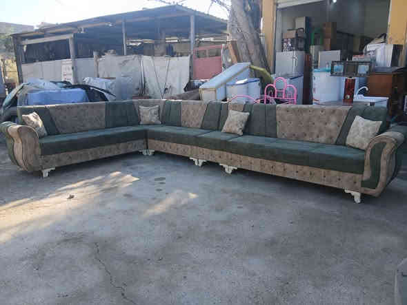 السلام عليكم 
ديوان ١٠ مقاعد نظيف مابي اي ضرر سعر ١٧٥ مكان بعقوبه منطقة شفته شارع المفوضية استفسار ***********
