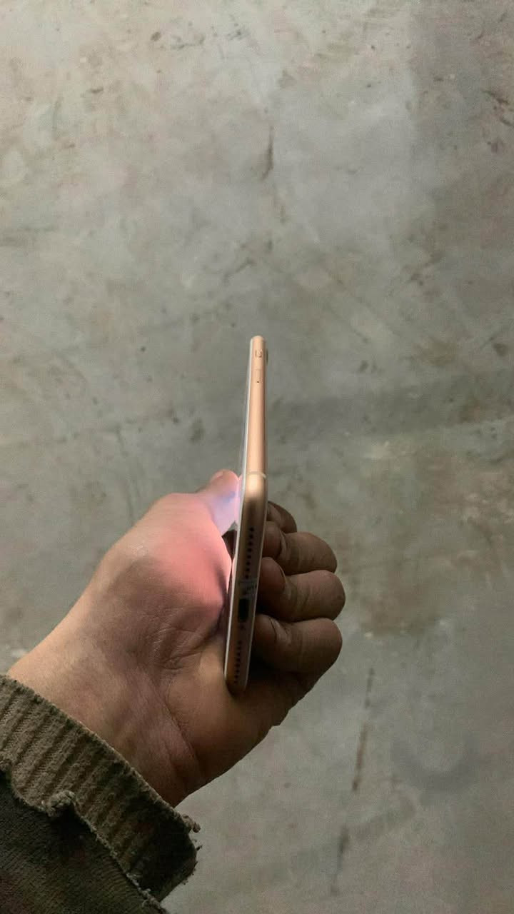 ‏iPhone ثماني ذاكرة 256 ‏مكان نجف بطارية 100    7881019050￼￼
