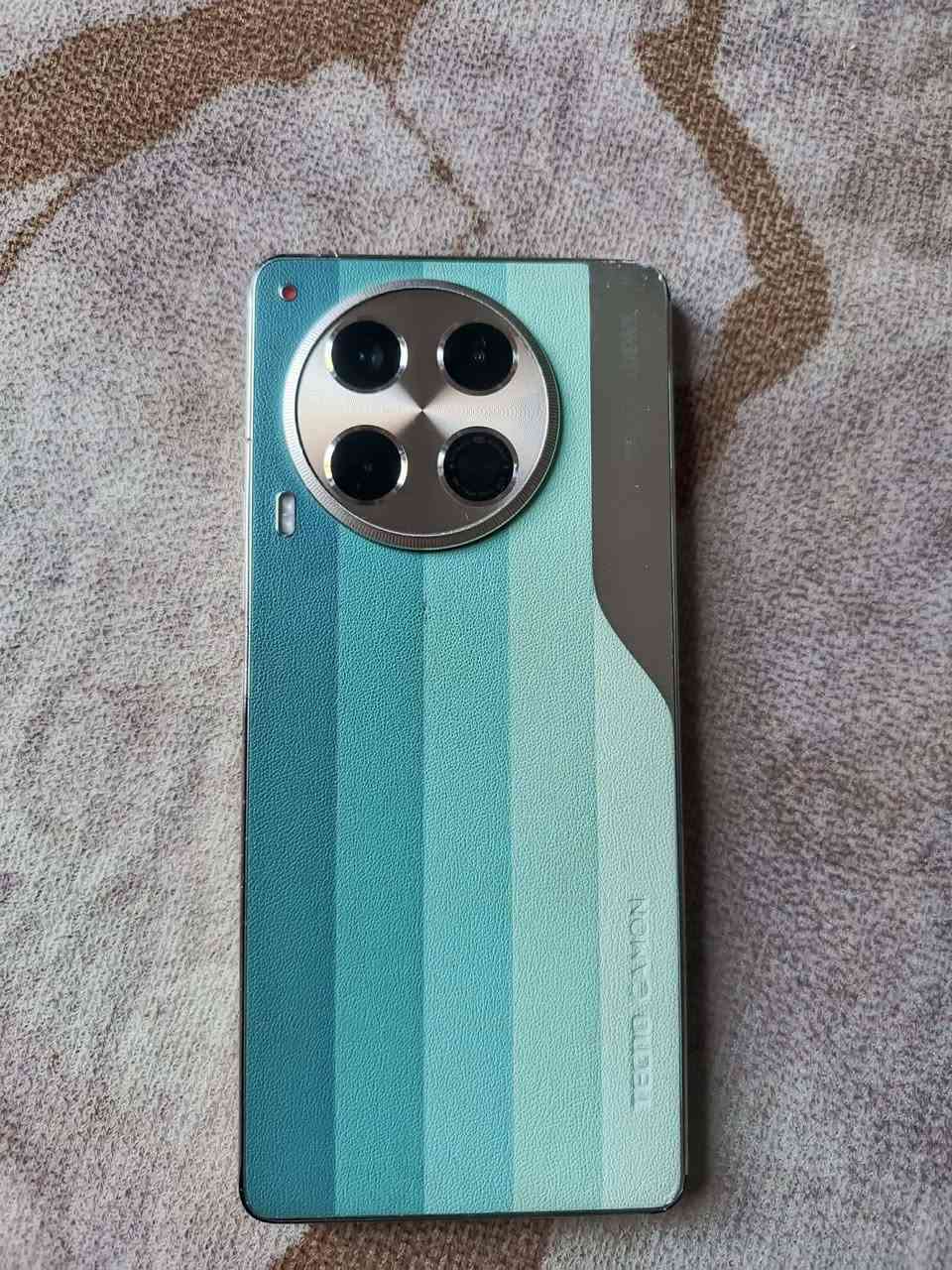 تكنو كامون 30 بي ذني الافطور بشاشة كدامكم كلشي موضح بصور ولفيديو أريد مراوس ويه إيفون 11 برو ماكس ونطي فرق 25 ألف رقمي ***********
