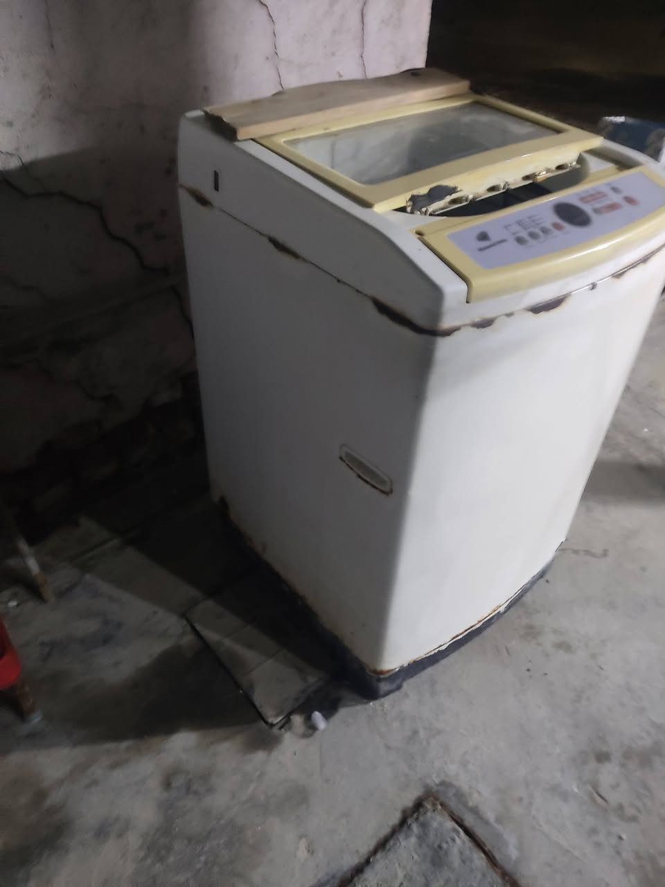 غسالة سامسونغ للبيع
العطل گير بوكس فقط خلي سعرك... رقمي ***********
