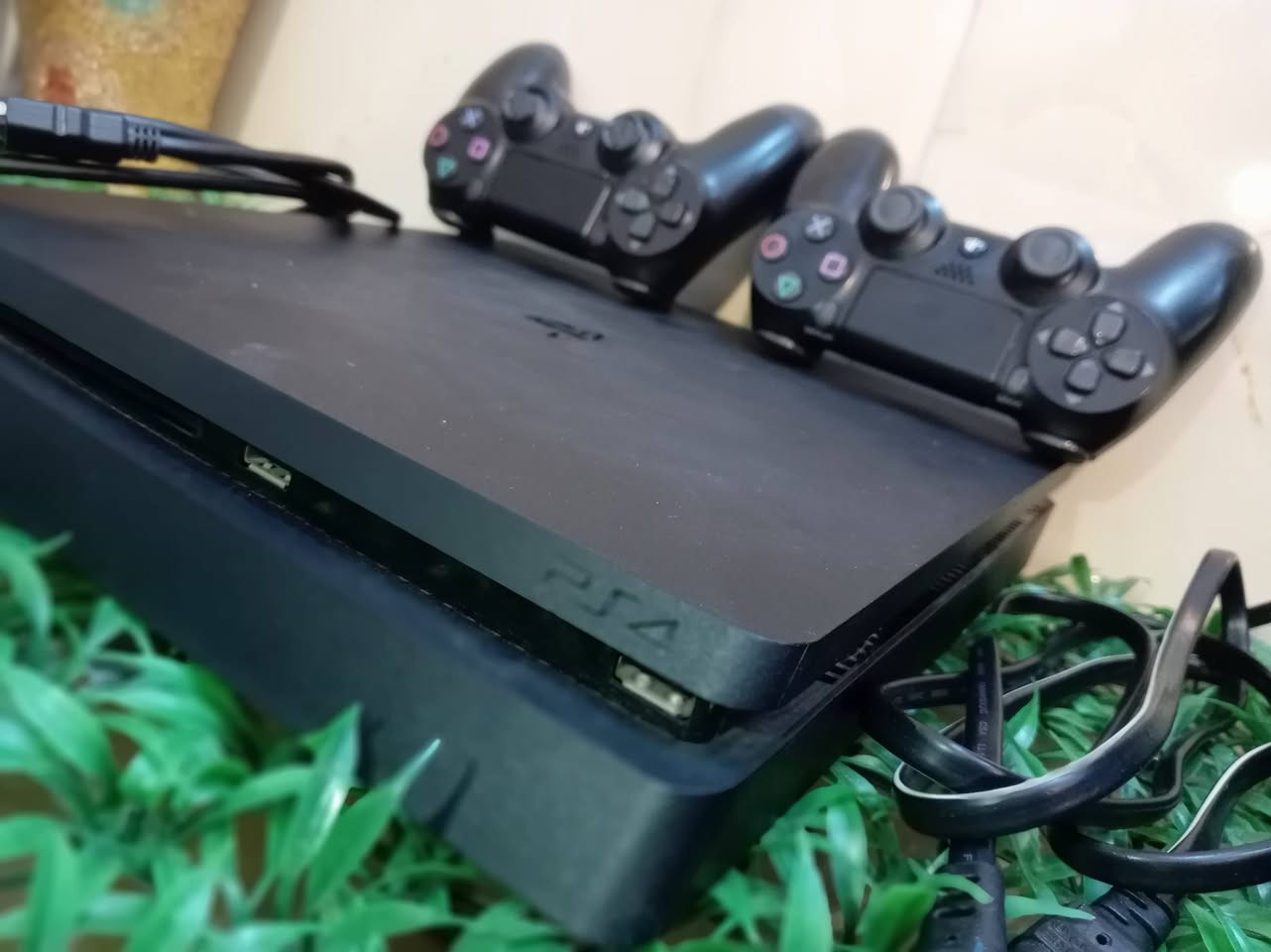 بلاي 4 فور سلم  ذاکره 500 نضام 12.50جهاز لوك ستيكر ما مفتوح وين ما عاجبك افحص کامل ملحقات يدتين وحده اصليه وحده تجاریه جهاز حيل نضيف سعر 200 قفل قفل قفل
العنوان : بغداد:الزعفرانيه
 التواصل خاص أو عله هاذه رقم (***********)
