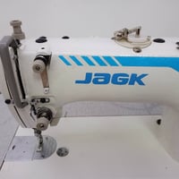 ماكنة خياطة جاك f5 مستخدمة اقل من شهر  نظافة 195% للبيع 230 الف  للتوا...