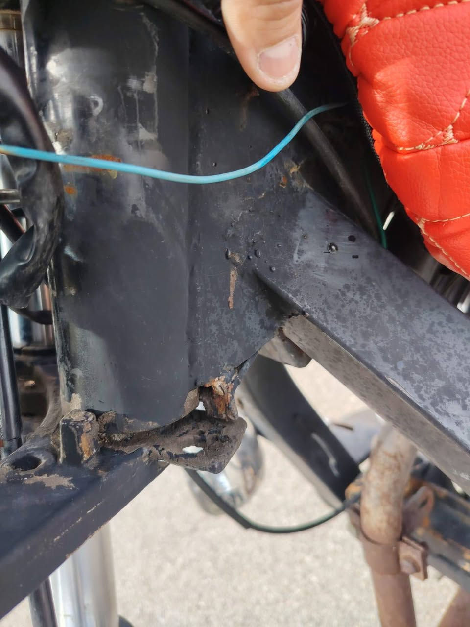 ياالله سلام عليكم شباب عندي هاي الستوته فحل عالي رقم سنويه كامل شاخوان  شرط تحويل ثاني يوم
موديل   2017محرك 26شرط ركبه ستوته جاهزه كل عيب مابيها شرط  كهربائيات كلها شغاله اي نقص مابيها تخم تاير جديد جوبلس ستوته مكفوله    *********** شراي خابرني     مامتواجد عل فيس رجاء المو شراي لا يكسر بمال العالم تحياتي للجميع السعر    مليونين 300وبيها مجال حگ الجيه ويرهم مراوس حسب التفق
