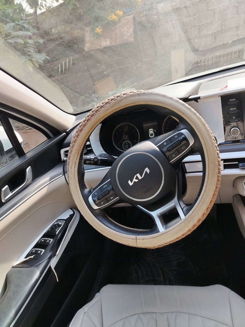 السلام عليكم
كيا أوبتما K5 كي فايف
موديل 2023 الموديل والشكل المرغوب
خليجي
محرك 2000 دوووش المرغوب
مكفوله كفاله عامه من الشخط مابيه السياره بعده بلزكات مال شركه
رقم اربيل
السياره ماشيه ١٢ الف
فووول مواصفات
فتحة سقف بانوراما
تحكمات ستيرن
تحديد مسار
كروز سرعة
انظمه قياده 5
تبريد قطعتين خلفي
مواصفات فووول الباقي معروف
📍 بغداد المدائن
السعر ٣٣ مليون هزه وامور التحويل مالي علاقه بيهة استلم منك صافي وشوكت متريد اطلع الاربيل
للاستفسار الاتصال على الرقم ***********
