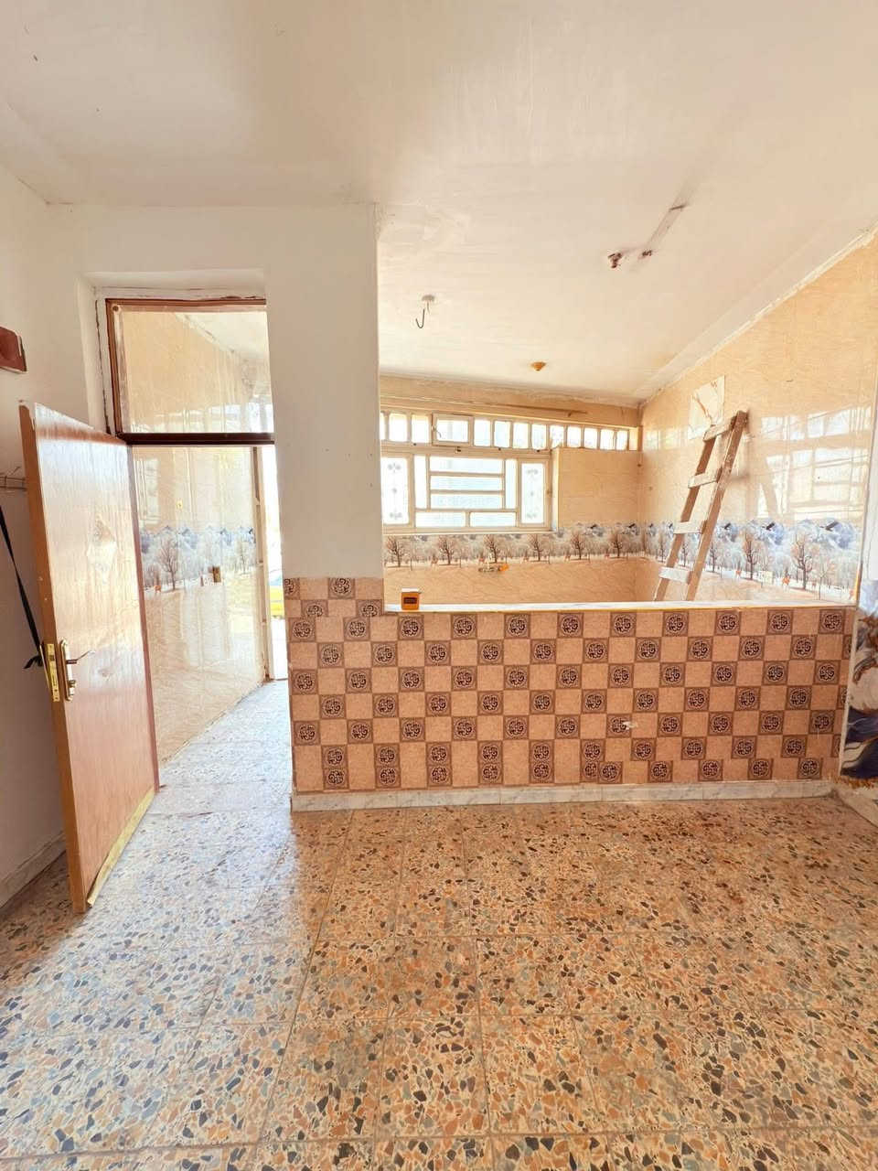 مشتمــل ارضـــي   للايجــــــٌار  
  
#آلمـــوقع  // حـي الحسين خلف مطعم سومـر 

#المساحـــة // 100 م 
   
 
#المحتويـــــات //
يحتوي على 2 غــرف ومطبخ وهول ومجمع صحيات 

🔻مطلــوب عائلــة صغيــرة    
___________________
#للاستفسار اكثر الأتصال آو واتساب:

***********
*********** 
او زيارة مكتب رؤية المستقبل للعقار 
حي الحسين قرب حلويات لبنان 
____________________
🔻لمن يرغب في عرض عقاره للبيع أو للايجار طابو صرف او زراعي تجاري او سكني يرجى مراسلتنا
