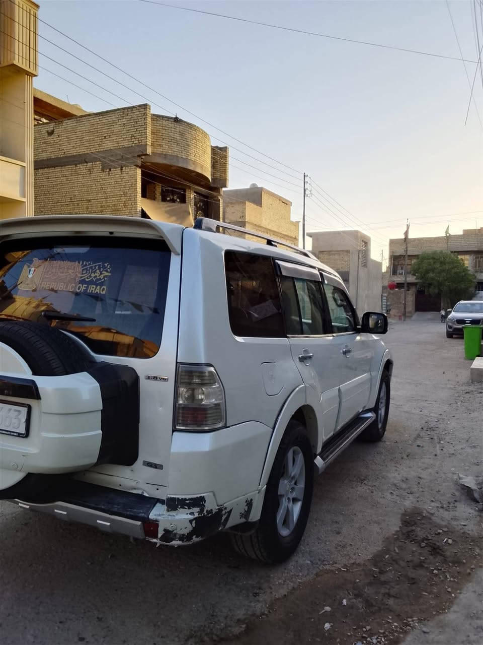 باجيرو موديل 2008 سياره فول مواصفات بيهه مكنات صبغ  بدون حادث ولا تبديل مكينه وكير تخم تاير صدر جديد سعر 88 بيهه مجال بصيط مكان سياره بغداد ***********
