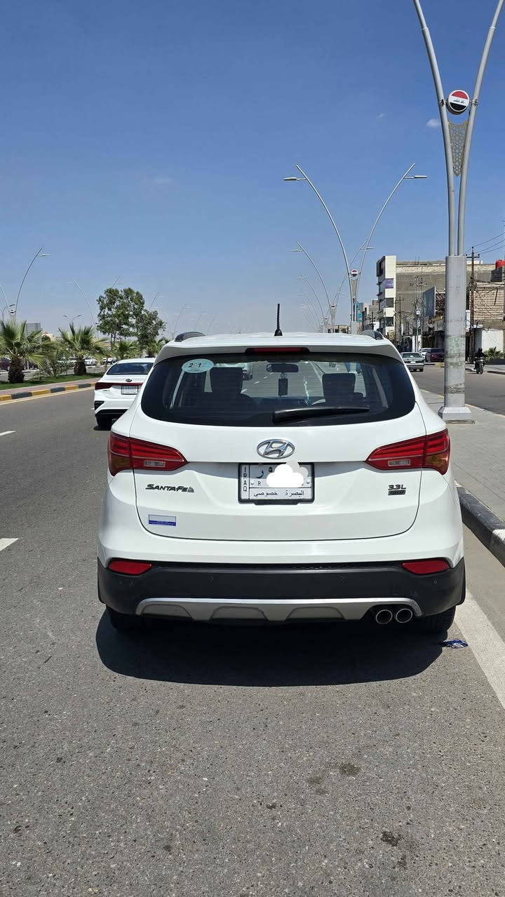 هونداي سنتافي وارد خليجي 2015
ماشية 82 الف قابل للزيادة 
السيارة رقم بصرة بأسمي شرط التحويل
جاملق ايسر مبدل وبيها صبغ بطرف البنيد بدون دواخل، محرك بلادي ، كير تبريد حدادية كله تمام، طخم تاير نكسن كوري ، 
 السيارة فول مواصفات عدا الفتحة ،
تحكم ستيرن جهتين ،بصمة تشغيل ، بصمة ابواب ، حساسات خلفية ، 3 وضعيات قيادة ، كراسي كهرباء ، مريا شفط ، كاميرا خلفية، تغليف ارضية جلد بالكامل ، 
السيارة جاهزة من كلشي ومابيها اي نقص مكاني بصرة القبلة 
*********** البصرة, العراق
