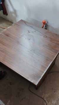 ميز طعام • ٣ كراسي • نضيف