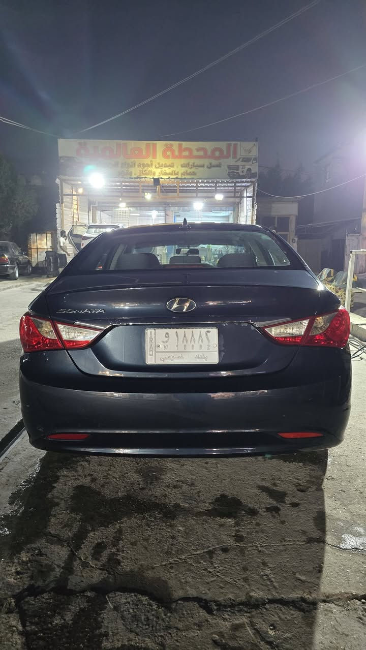 سلام عليكم سوناتا موديل  ۲۰۱۱ وارد امريكي ماشيه ٦٩ الف ميل
بدون حادث ضررها ٤ قطع تخريب سونارها موجود وصور الحادث مرفقة في المنشور دواخلها جديدة السيارة بانزين كله محسن كير مكينة شاصي كفالة معتني بيها نصبتها حلوة السيارة  ونظيفه نقوصات مابيها فقط صدر يحتاجله تبديل مكينه ٢٤٠٠ السيارة ترايها كلش حلو وكلش نظيفة للتواصل *********** بي واتساب غير متواجد على الفيس اتصل ونتفاهم ان شاء الله مكان السيارة بغداد
