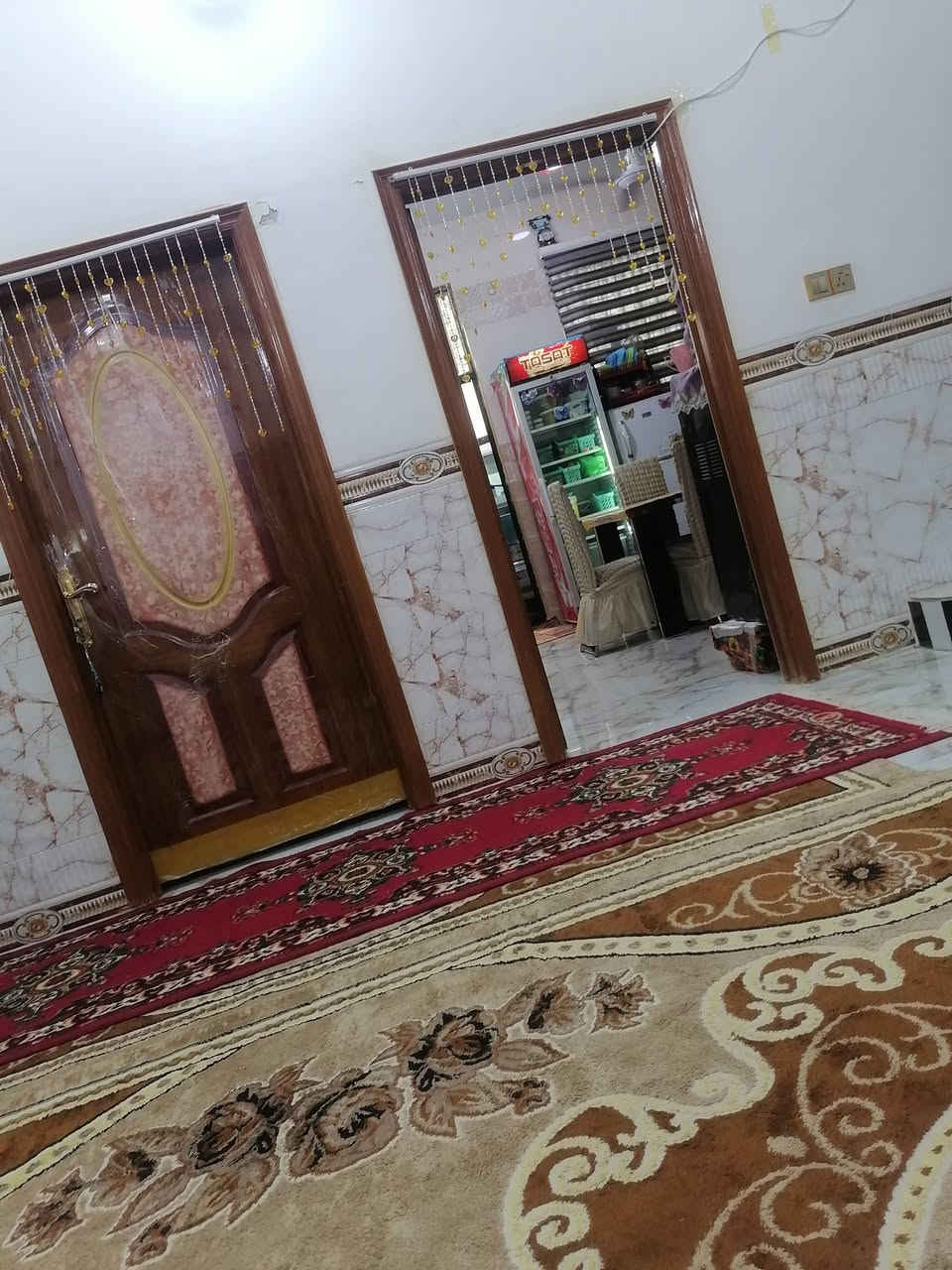 سلام عليكم بيت لبيع مسحه ٢٣٥ متر بناء حديث ٢٠٢٣ كافت الخدمات من شارع من مدارس من خط مولده دهبي شارع ٨٠ جهت النجف خلف حي الصدرين موقع كلش حلو استفسار أكثر اتصل ***********
