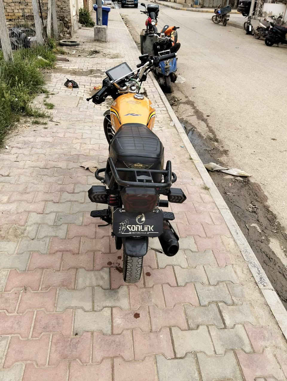 سافانة للبيع مديل 25 زيرو شلعة ومعدل السعر 750 وبيها مجال العزيزية
***********
