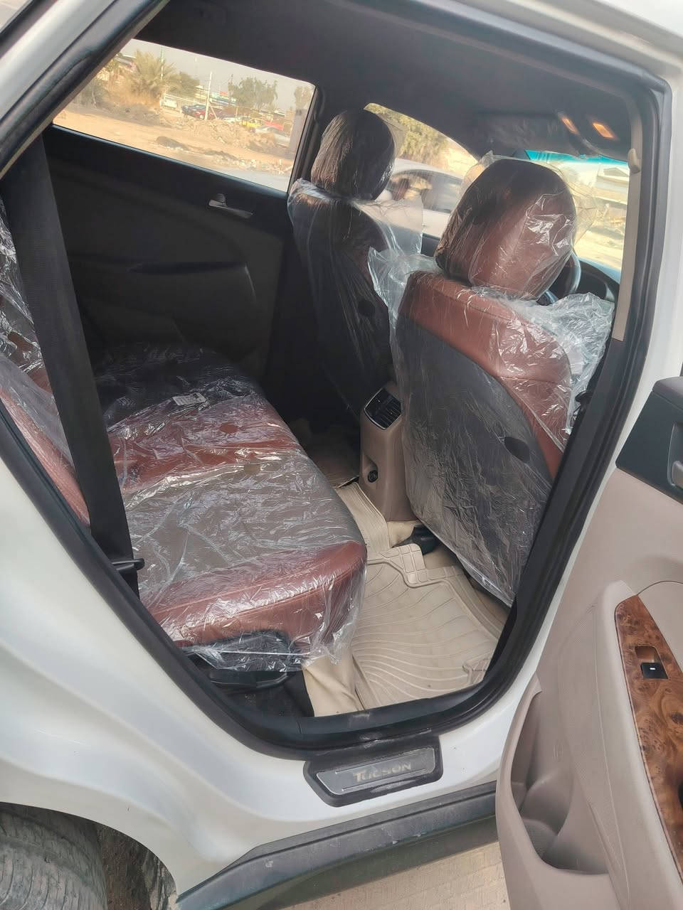 سلام عليكم سياره نوع توسان موديل 2020خليجي فول مواصفات عده البنرامه بصمه شاشه كامره حساسات تحكم ستيرن جهتين خمسه ويل كب خمس عدسات  شاير مري تحكم مري كشنات كهرباي جلد تدفاه تبريد تبريد قطعتين كفاله كير مكينه حداديه تخم تاير تبريد مكفوله من ضربه او تبدي عده قطعه وحده كلير اثر شخط بصيط العنوان كربلاء السعر188 بها مجال حق الجيه رقم***********الهاتف
