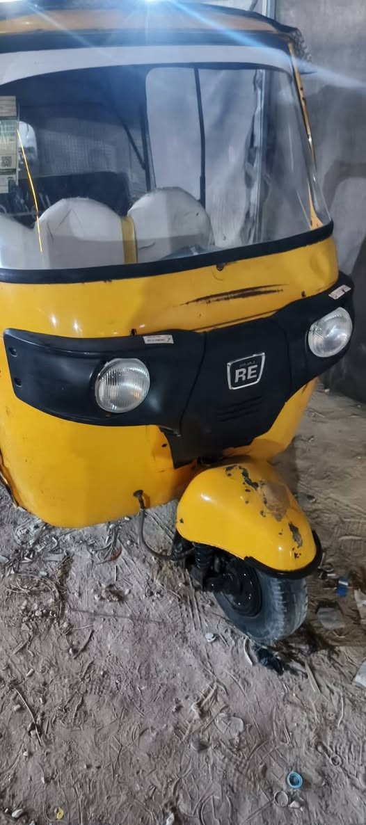 سلام عليكم تكتك زيل نظيفه لاخياس ولا لحيم ولاصبغ بلاديه اوراق اصولي ٢٠١٨ نقص جوزه فقط مكاني كربلاء اسعر 2000 وبيهه مجال***********
