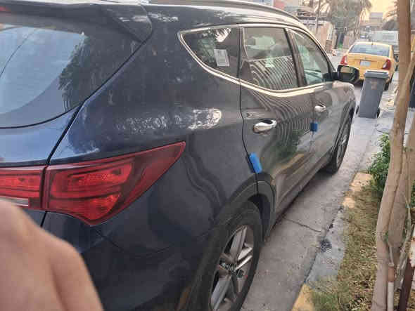 سلام عليكم عندي سياره سنتافيه ٢٠١٧ وارد امريكي الرقم دهوك حادث جملغ موجده بغداد السعر ١٤٥ وبيه مجال *********** لبيع فقط
