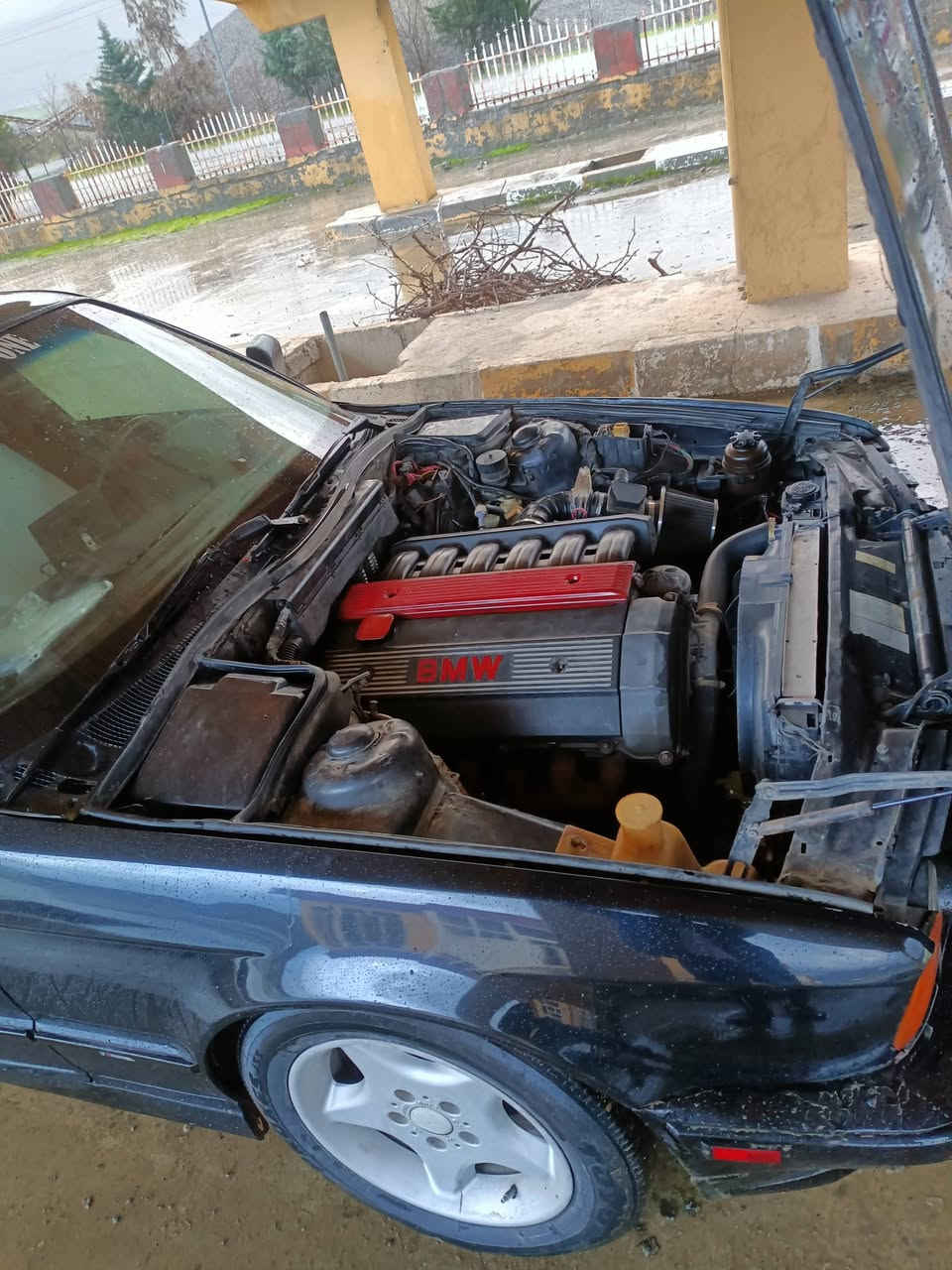 بو فروشن سيعرى خوار هه موبازار زانياريى هه مو نوسراوه
       👇  تياره يى سه ر عه رز
بيئێم مــــــــوديل 1991 مكينه 525ى كه پسى گێرعاديى
تبريت _سارد گه رم.. ٤جام كاره بايى.. سيلايت.. ئه ى بيئيس
ناوفورميكا.. پێش پان... ره شى قتران نمونه له جوانى
سه نه ويى و ٢وه كاله عامه و واجيهه له گه له به شه رتى 
ئه وليات و حاسيبه.. 
پشت و پێش كه پس ته نها يه ك جاملغى سه كن دواوه 
لێدراوێكى خفيفى هه يه موس براوه وه رگه راو داروبه ردى
به شه رتى فيته ر 
گێر مكينه اكسل به شه رتى فيته ر 
نرخى خوار هه مووبازار ته نها (30)وه ره قه كه مێك مجال
***********/سوران فايبه ر واتساب له سه ره
