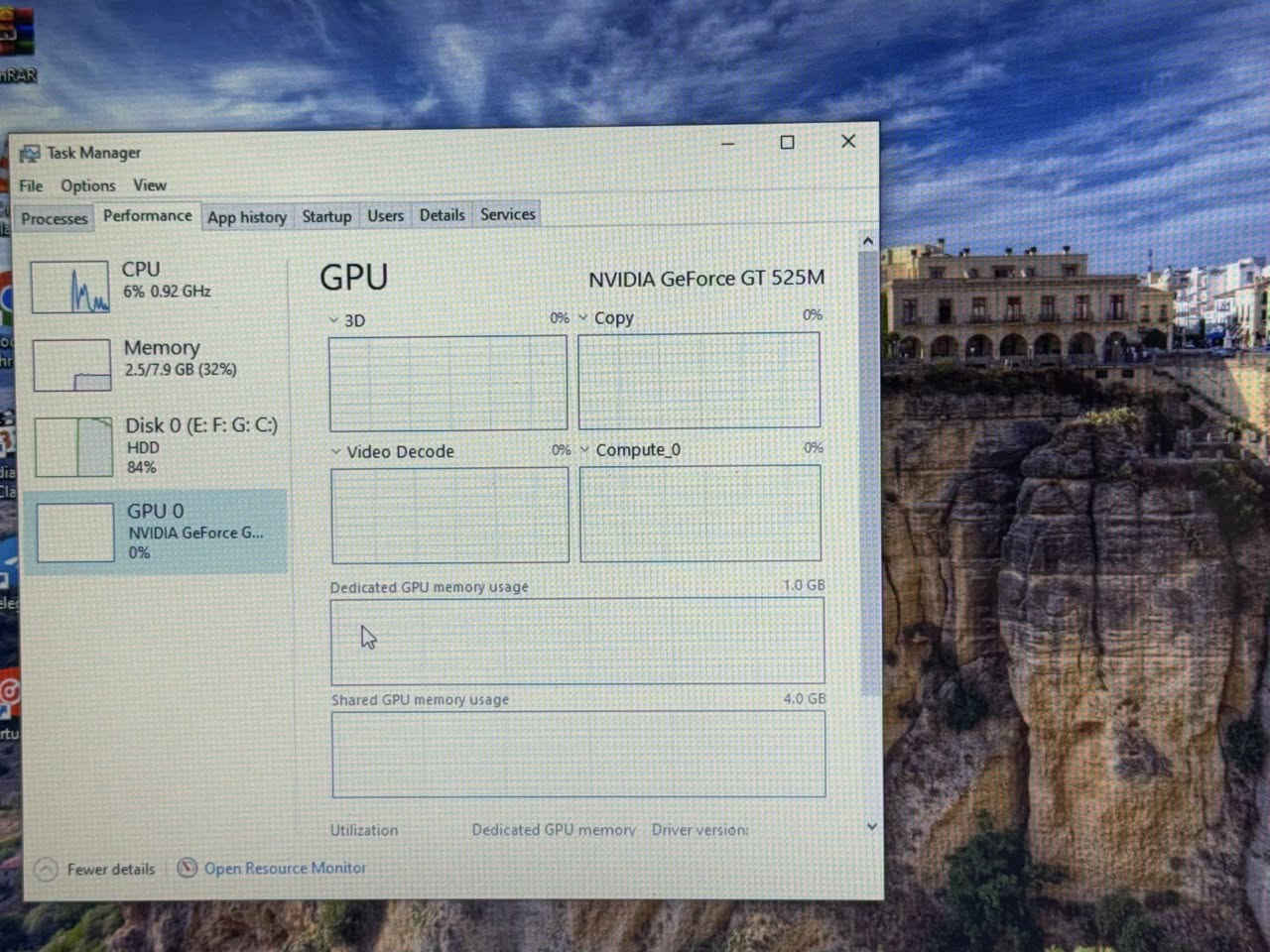 الابتوب دل للبيع هاي مواصفاته يستخدم للالعاب الخفيفه والتصفح والدراسه السعر 200 الف مكاني بغداد حي الاعلام ***********
